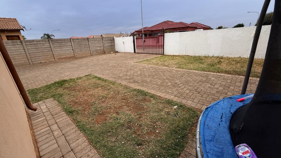 2 Bedroom Property for Sale in Mabopane Unit X North West
